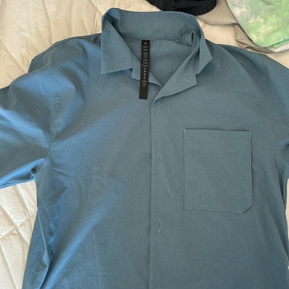 Lululemon short sleeve button down